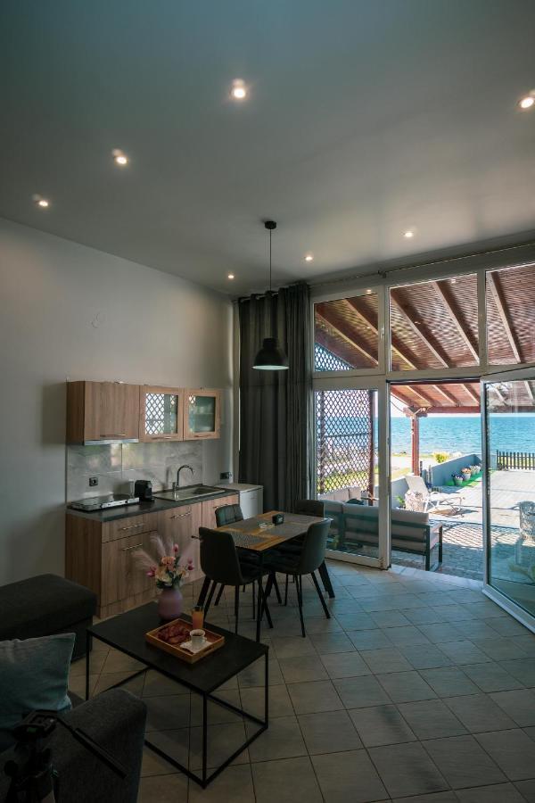 Seashell Luxury Apartment نيكيتي المظهر الخارجي الصورة